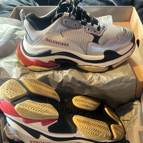 Balenciaga - Picture 2 of 3